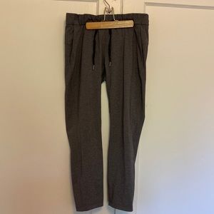 Lululemon cropped jogger